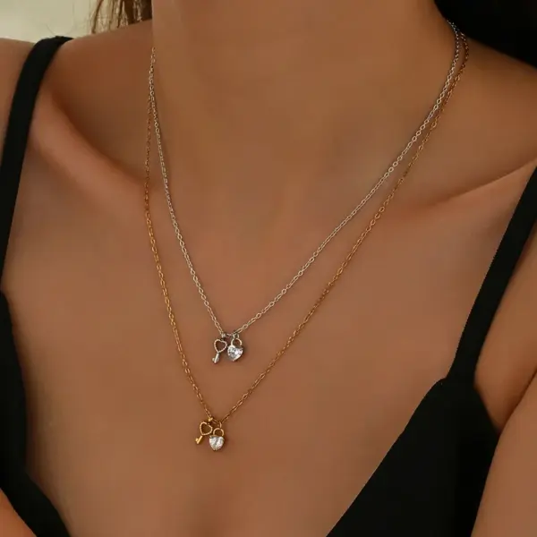Fashionable Sweet Heart/Key Necklace For Women Suitable For Daily Dates Or Anniversaries Men Can Also Give It As A Gift To Their Wives