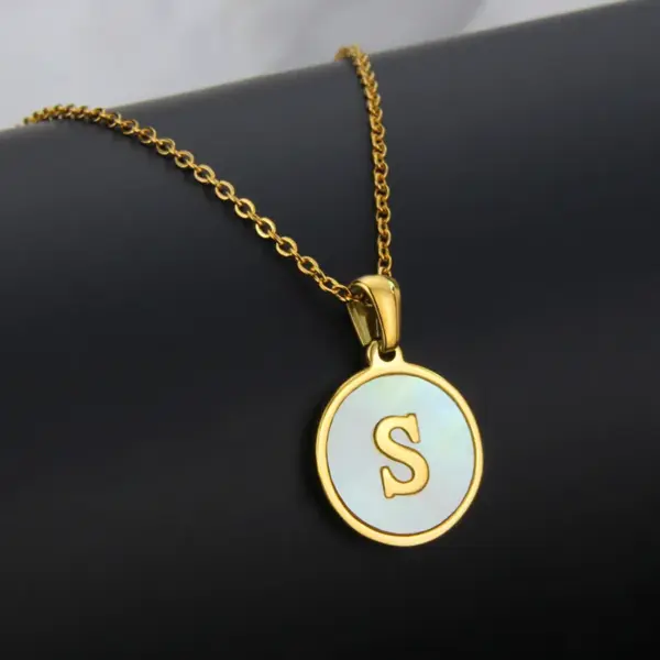 Wholesale Jewelry Simple Style Round Letter Titanium Steel Shell 18K Gold Plated Plating Necklace