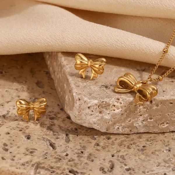 Wholesale 304 Stainless Steel Bow Knot PVD Coated Stone-Free Real Gold Plated Sweet Simple Style Classic Style Waterproof Non Tarnish Plating Gold Silver Earrings Necklace
