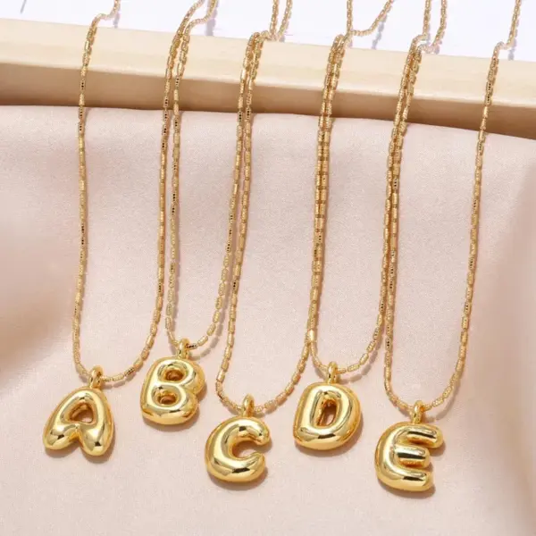 Wholesale Copper Gold Plated Simple Style Letter Pendant Necklace