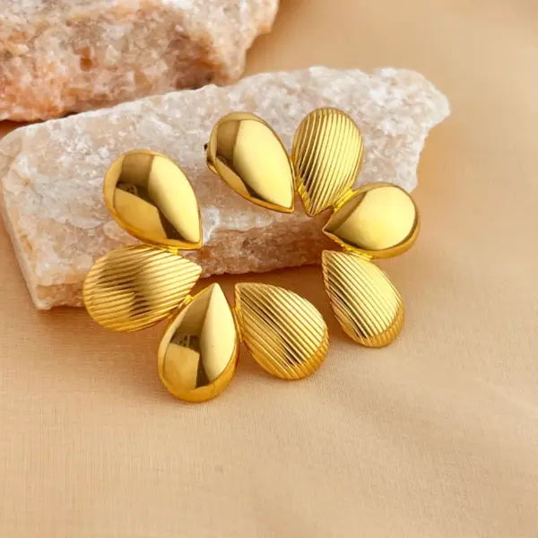 Wholesale PVD Coated Real Gold Plated Flower 304 Stainless Steel Elegant Luxurious Simple Style Waterproof Non Tarnish Ear Studs