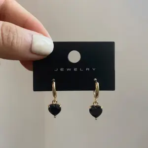 Black Heart Zircon Earrings Gold Plated