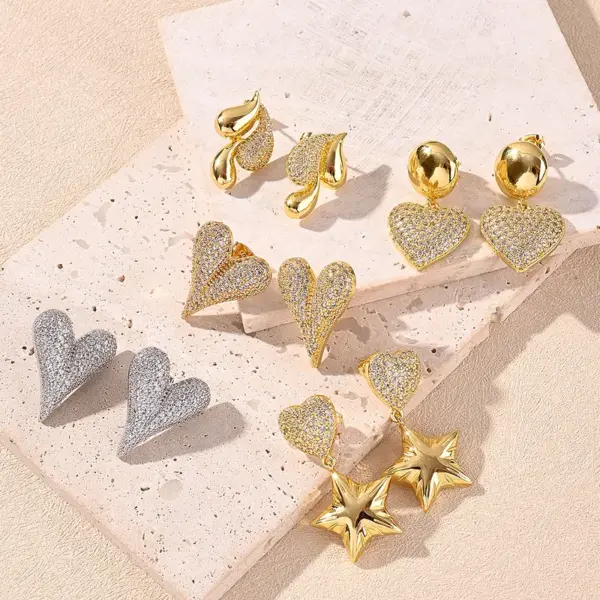 1 Pair IG Style Vacation Modern Style Heart Shape Polishing Plating Inlay Copper Zircon 18K Gold Plated White Gold Plated Ear Studs