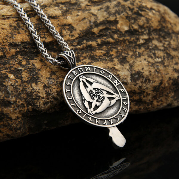 Wholesale Cross-border fashion jewelry wholesale titanium steel Celtic crow pendant men and women all-match trend stainless steel necklace in stock