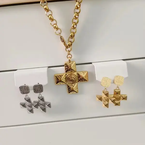 Wholesale PVD Coated 18K Gold Plated Real Gold Plated Cross 304 Stainless Steel Casual Simple Style Waterproof Non Tarnish Jewelry Set