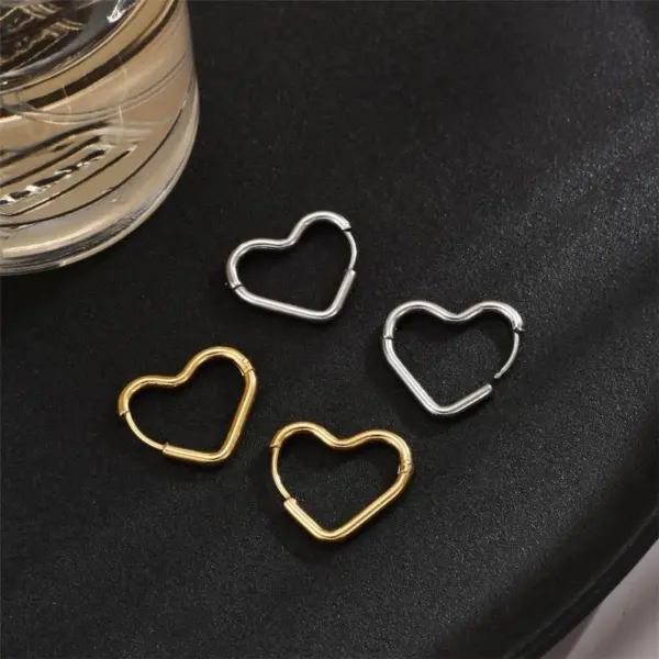 Wholesale PVD Coated 18K Gold Plated Pentagram Heart Shape Stainless Steel Commute Waterproof Non Tarnish Earrings