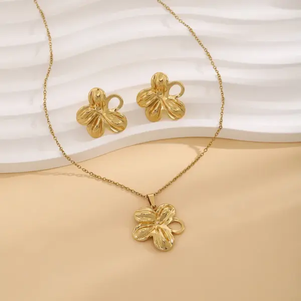 Wholesale Jewelry Elegant Retro Geometric Heart Shape Flower Stainless Steel Plating Jewelry Set