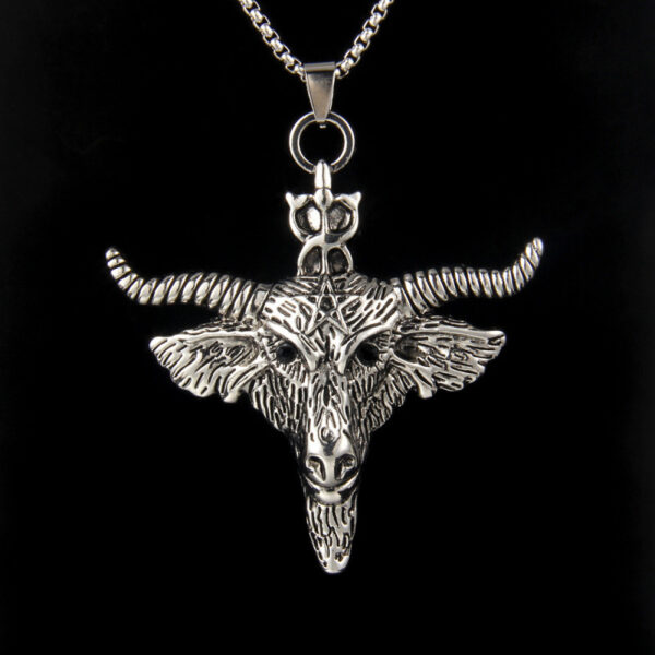 Wholesale Diablo series European and American hip-hop cross-border best selling Bull Demon King hanging chain retro domineering bull head stainless steel necklace