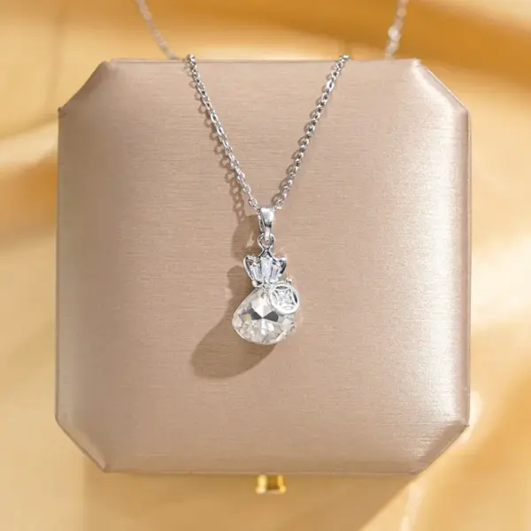 Wholesale 304 Stainless Steel Copper Solid Color Water Plating Zircon White K Plated Elegant Glam Plating Inlay Silver Pendant Necklace