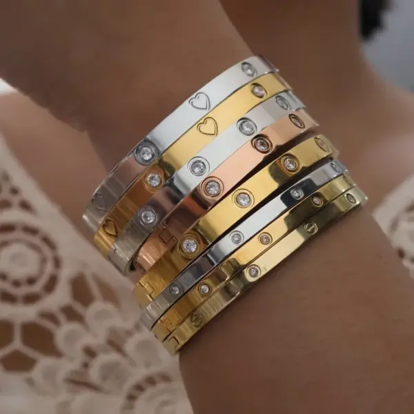 Wholesale Retro Classic Style Geometric Heart Shape 304 Stainless Steel Bangle In Bulk