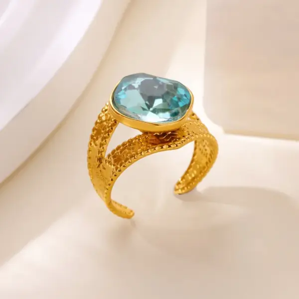 Wholesale Luxurious Vintage Large Imitation Pearl Women's Ring 18K Gold Plated Four-Leaf Clover Rotating Heart Blue Zircon Jewelry Ring