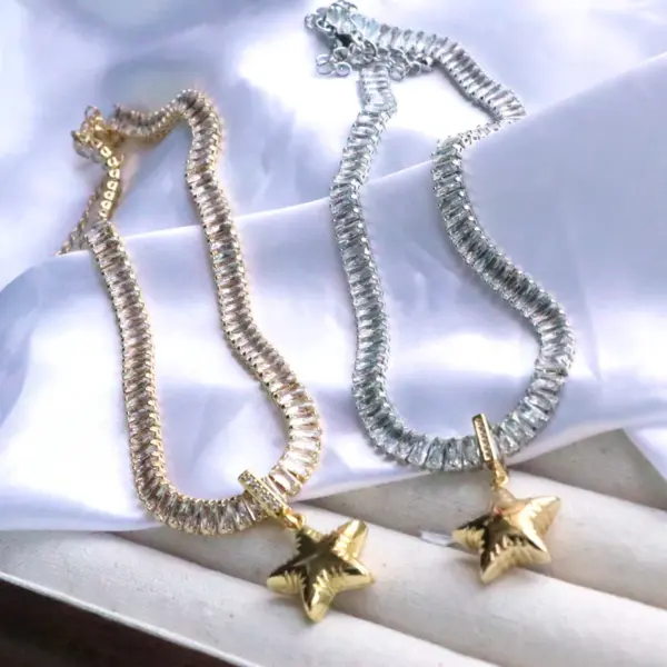 Wholesale Luxurious Simple Style Shiny Star Heart Shape Copper 18k Gold Plated Silver Plated Zircon Pendant Necklace In Bulk
