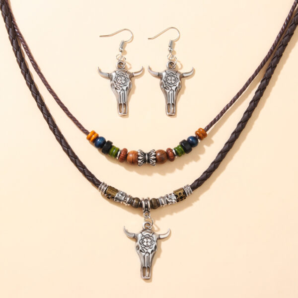 oly-bcd88cb4d4aa493b7be9c2556a4d9c22 Wholesale Bull head shaped wooden bead double-layer necklace, braided rope clavicle chain