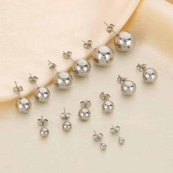 Wholesale PVD Coated 18K Gold Plated Round 304 Stainless Steel Simple Style Waterproof Non Tarnish Ear Studs