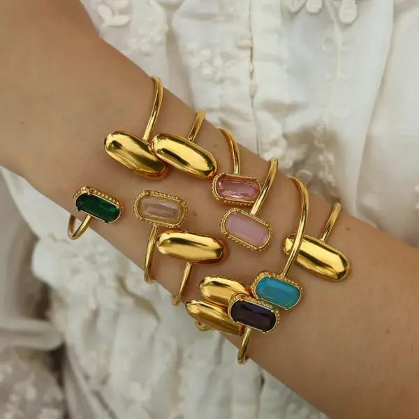 Wholesale PVD Coated Real Gold Plated Geometric Titanium Steel Vintage Style Classic Style Waterproof Non Tarnish Titanium Steel Bangle