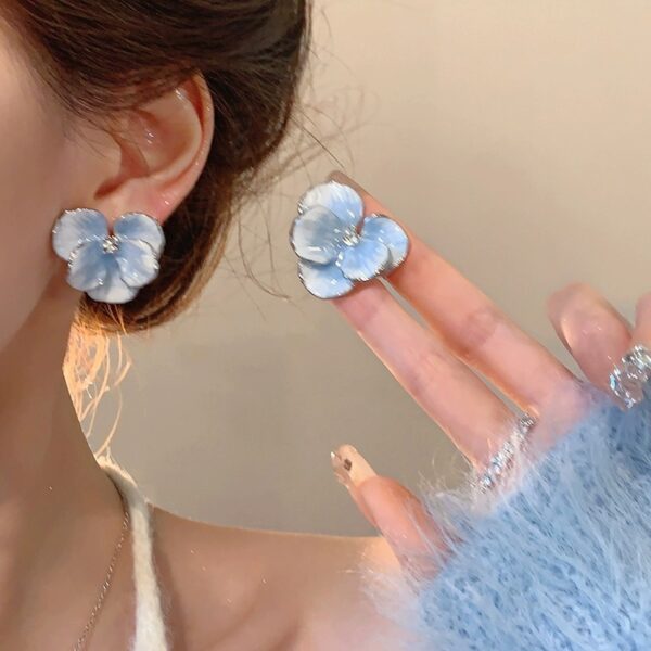 Wholesale Super Fairy Oil Painting Retro Blue Flower Earrings Women's New Fashionable Fresh Sweet Elegant Niche Ins Mori Ears