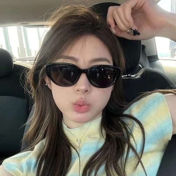 Wholesale Black and White Rice Nail Cat Eye Sunglasses Xiaohongshu Same Style Sunglasses 2025 New Ins Popular Concave Shape Photo for Women