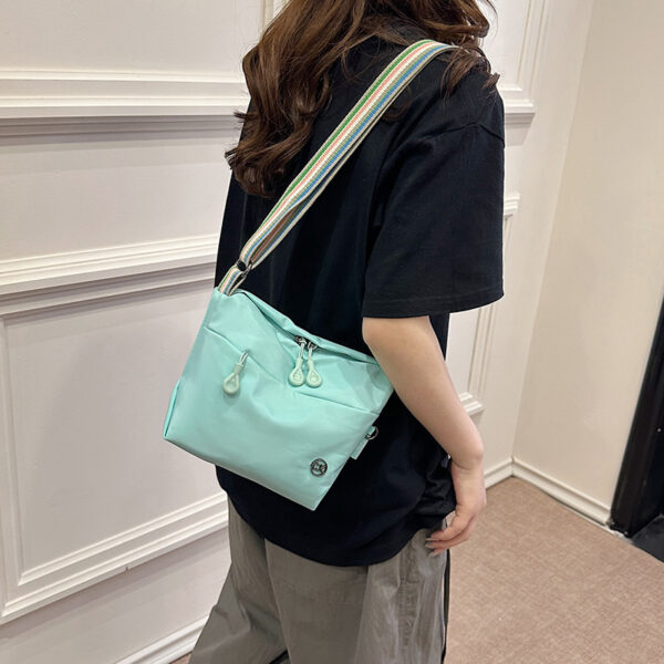 Wholesale Lightweight Sports Travel Small Crossbody Bag Women's Oxford Cloth Shoulder Bag All-match Casual Fashion Mobile Phone Bag Dumpling Bag