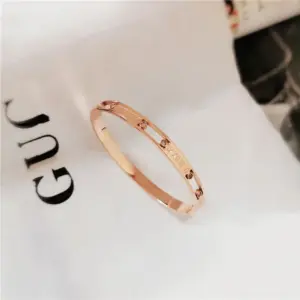 Rose Gold Roman Style