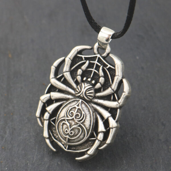 Wholesale European and American Fashion Halloween Dark Spider Retro Pendant Retro Domineering Men's Necklace Cross-Border Jewelry