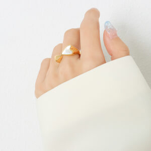 A017-Gold White Seashells Ring / No. 7