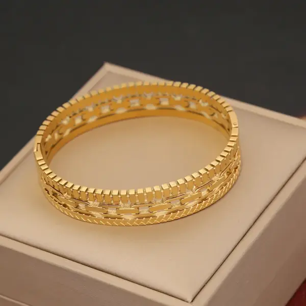 Wholesale PVD Coated 18K Gold Real Gold Plated Devil'S Eye Stainless Steel Vintage Style Luxurious Waterproof Non Tarnish 304 Stainless Steel Bangle