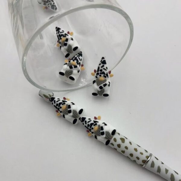oly-be136fb8e85c22913a90a037229aee18 Wholesale silicone creative beads stereo dwarf silicone beads loose beads factory wholesale in stock