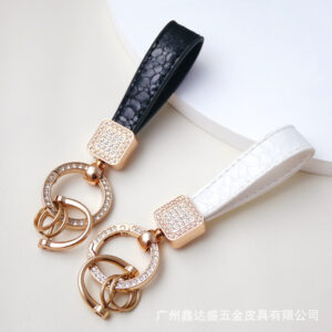 Wholesale Fashion texture car keychain girl accessories light luxury simple key buckle diamond spring ring small gift