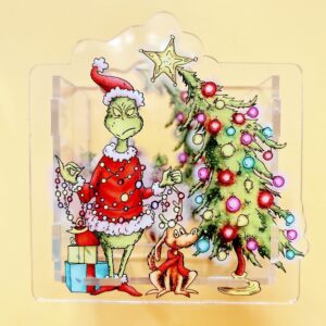B418 - Grinch Pen Holder