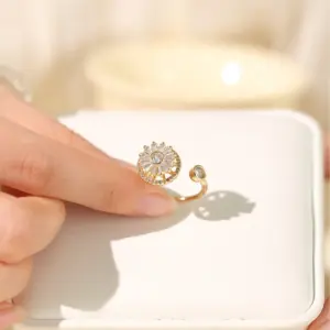 XL1502-51 Golden Double-Layer Flower Spinning Ring