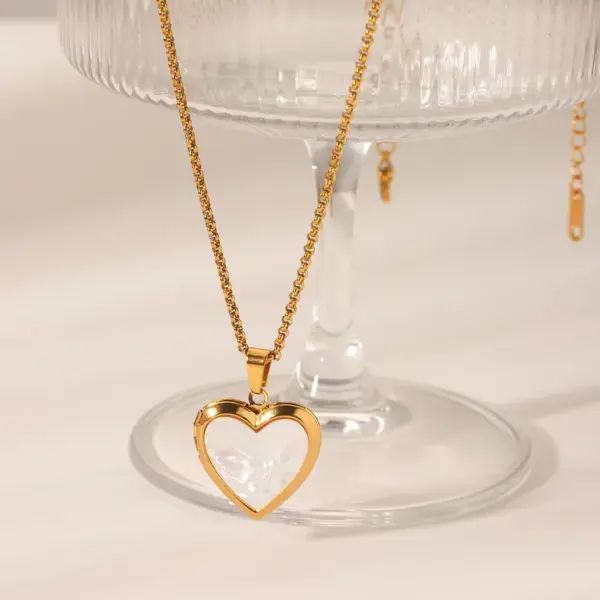 Wholesale 304 Stainless Steel Heart Shape PVD Coated 18K Real Gold Plated IG Style Princess Romantic Waterproof Non Tarnish Belcher Chain White Gold Locket Necklace
