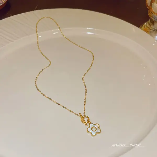 Wholesale Jewelry Sweet Sunflower Titanium Steel Zircon Inlay Pendant Necklace