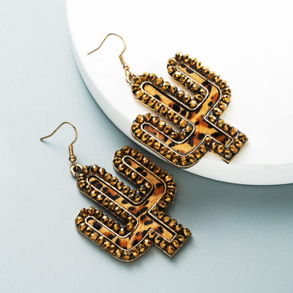 Wholesale retro leather exaerated earrings with crystal leopard print leather cactus earrings independent station