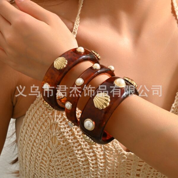 Wholesale Resin Pearl Shell Bracelet