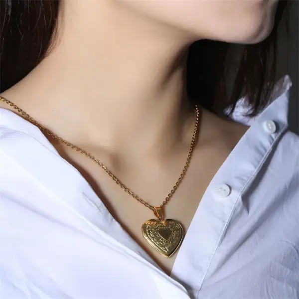 Wholesale Jewelry Fashion Letter Heart Shape 201 Stainless Steel 18K Gold Plated Plating Stainless Steel Necklaces