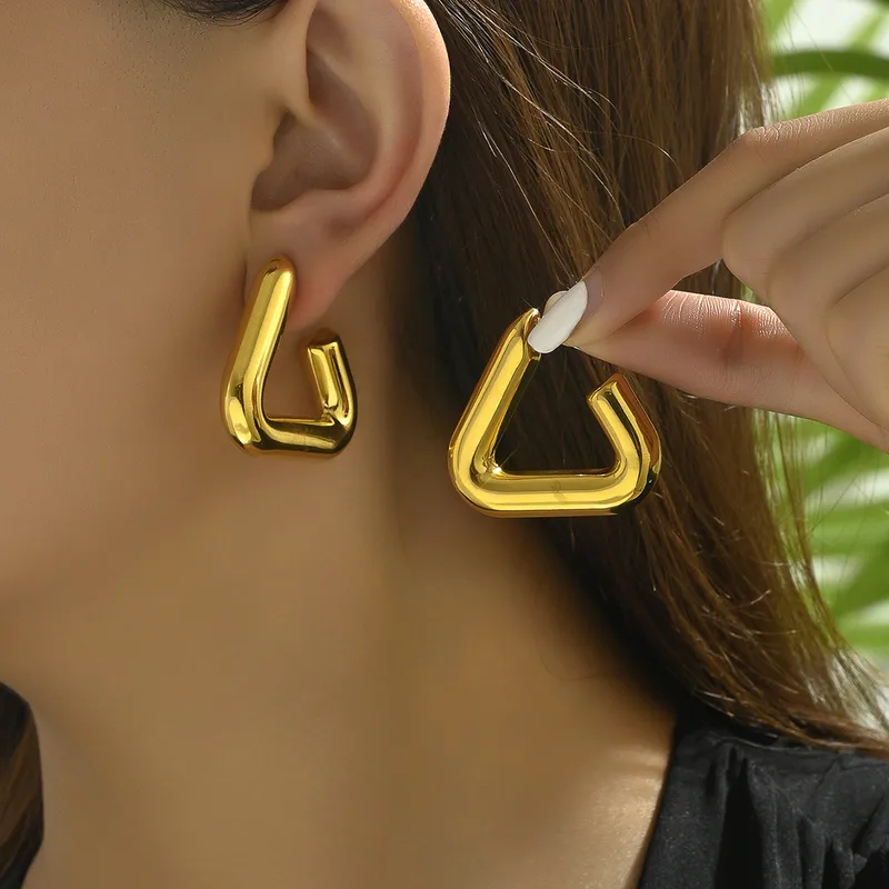 Wholesale 304 Stainless Steel Solid Color PVD Coated 18K Gold Plated 18K Gold Simple Style Classic Style Waterproof Non Tarnish Plating Gold Ear Studs