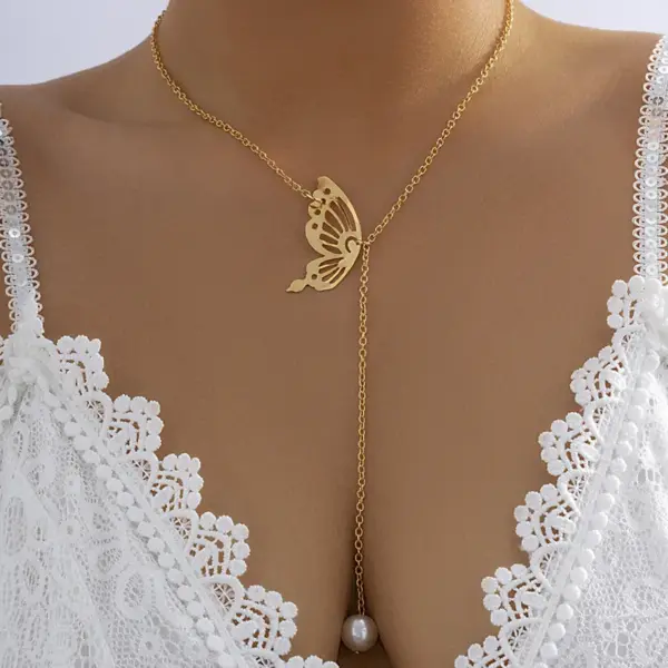 Wholesale 304 Stainless Steel Butterfly PVD Coated 18K Real Gold Plated Cute Sweet Waterproof Non Tarnish Plating O-shaped Chain Gold Pendant Necklace