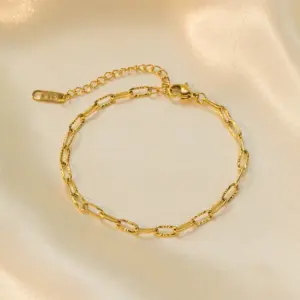 Qye20 Embossed Cross Chain Bracelet / Gold