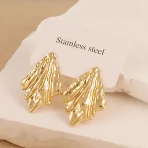 Gold / Average Size / Style 139