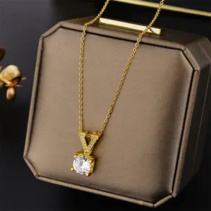 8889 Zircon Necklace V-Gold