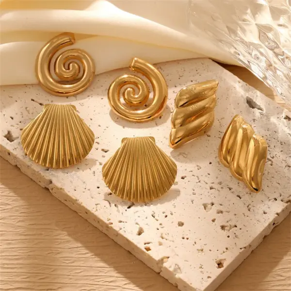Wholesale 1 Pair Casual Simple Style Wings Spiral Shell Titanium Steel 18K Gold Plated Ear Studs