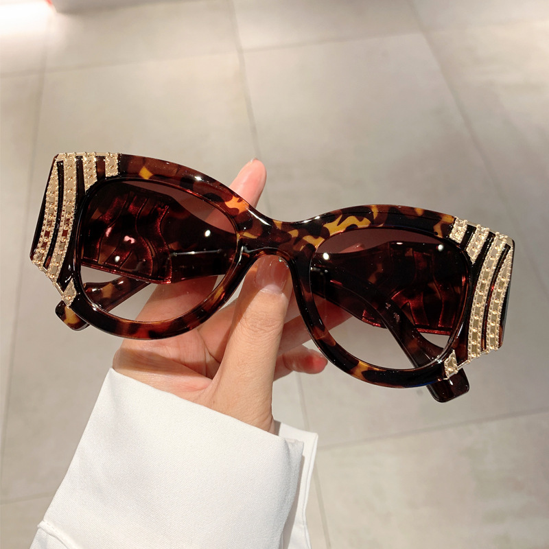 Wholesale Internet Celebrator with Heavy Metal Personalized Decoration Retro Fashion Sunglasses New Fashion European and American Outdoor Sunscreen Su