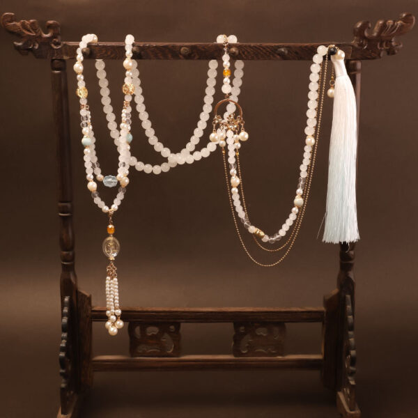 Wholesale Factory Direct Sales of Ancient Style Clouds, Chinoiserie Yingluo Accessories, Han Dynasty Horse Face Necklace, Ming-Made Longevity Lock Tassel Collar