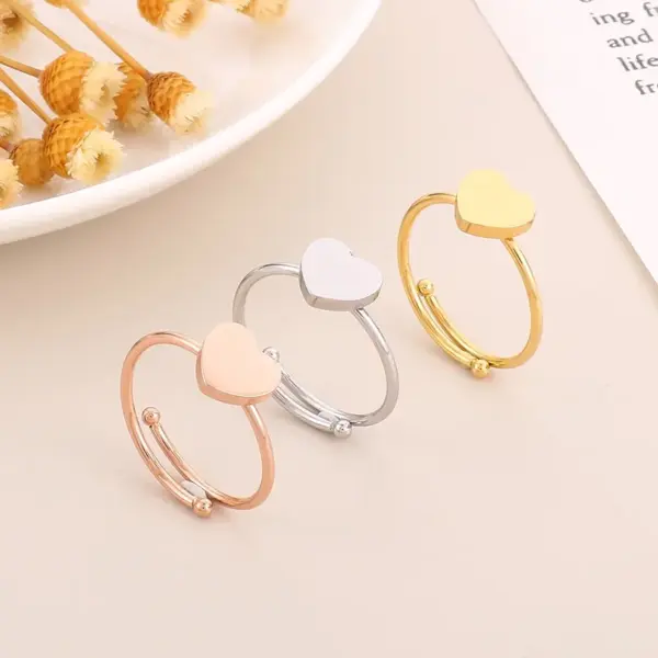 PVD Coated 18K Gold Plated Rose Gold Plated Heart Shape Titanium Steel Simple Style Waterproof Non Tarnish Rings