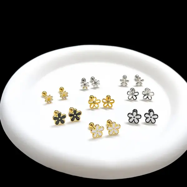 Wholesale 1 Piece Cute Simple Style Flower Plating Titanium Steel Ear Studs
