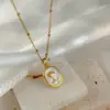 Wholesale Jewelry Simple Style Classic Style Flower Titanium Steel Plating Pendant Necklace