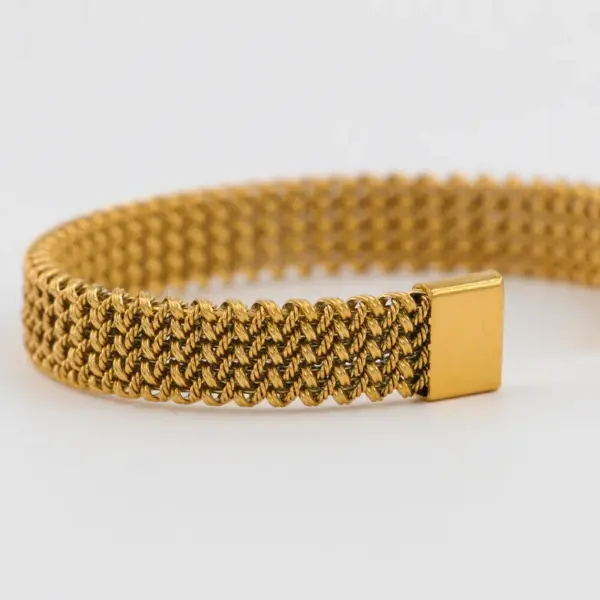 Wholesale PVD Coated 18K Gold Real Gold Plated C Shape 304 Stainless Steel Fashion Waterproof Non Tarnish Bangle