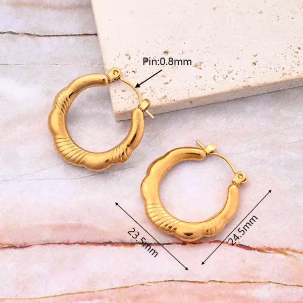 1 Pair/Package Casual Vintage Style Simple Style U Shape Solid Color Lines Irregular Polishing Plating 304 Stainless Steel 18K Gold Plated Earrings