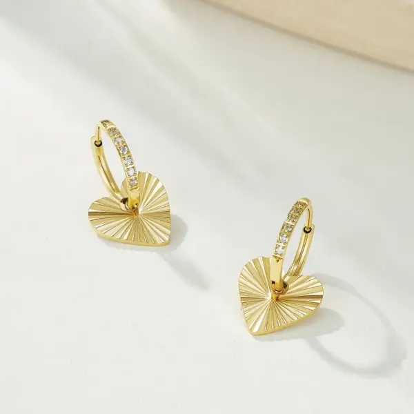 Wholesale Elegant Heart Shaped Stainless Steel Earrings With Embedded Diamonds Women's Fashion Jewelry Studs Classic Artistic Style