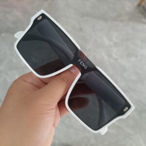 Porcelain white frame gray sheet